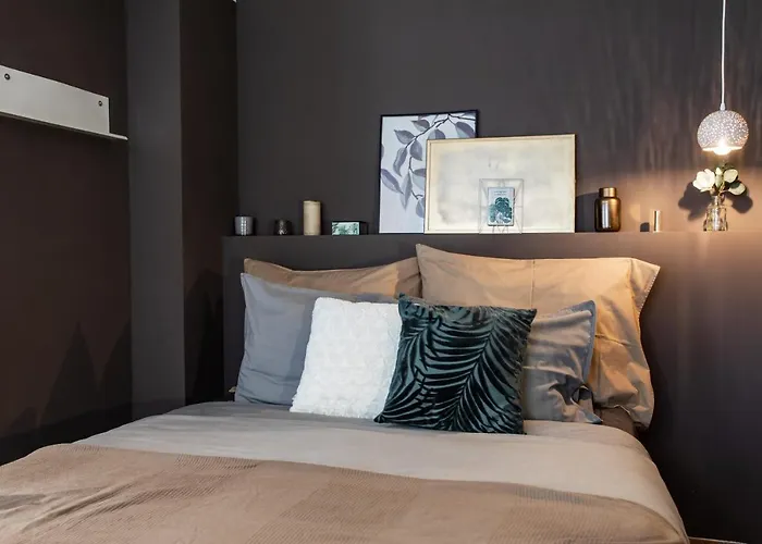 Cozy Modern In Prague's Absolute Center *