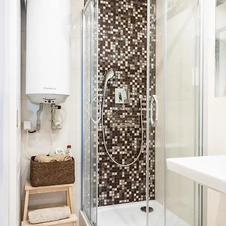شقة Cozy Modern In Prague's Absolute Center براغ
